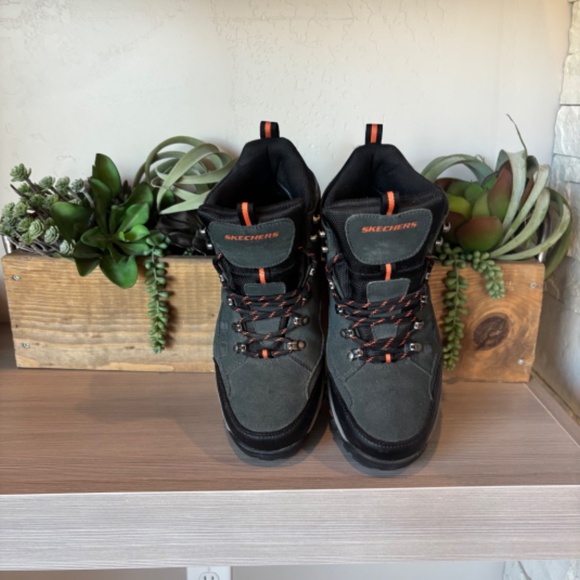 NWOT Skechers Waterproof Men's Relaxed Fit Relment Pelmo. Lace-up Boot - Picture 2 of 8